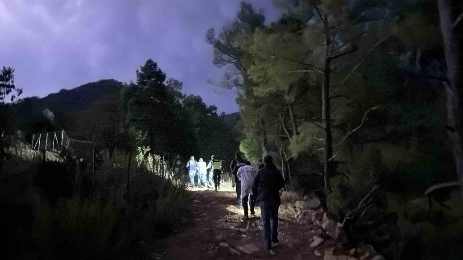 16 yaşındaki kızı ile görüştüğü gerekçesiyle 20 yaşındaki genci bıçaklayarak öldürdü