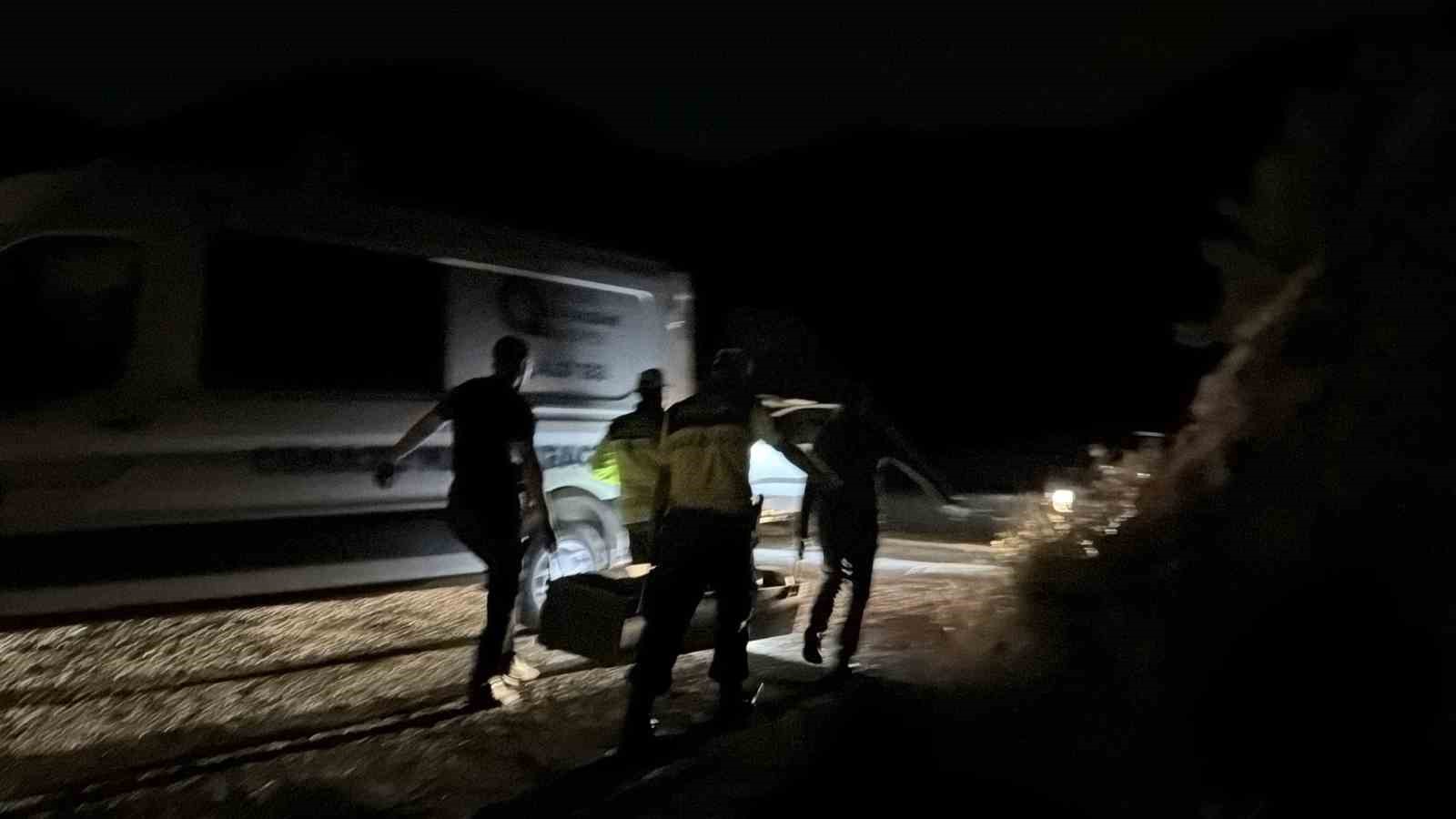 16 yaşındaki kızı ile görüştüğü gerekçesiyle 20 yaşındaki genci bıçaklayarak öldürdü