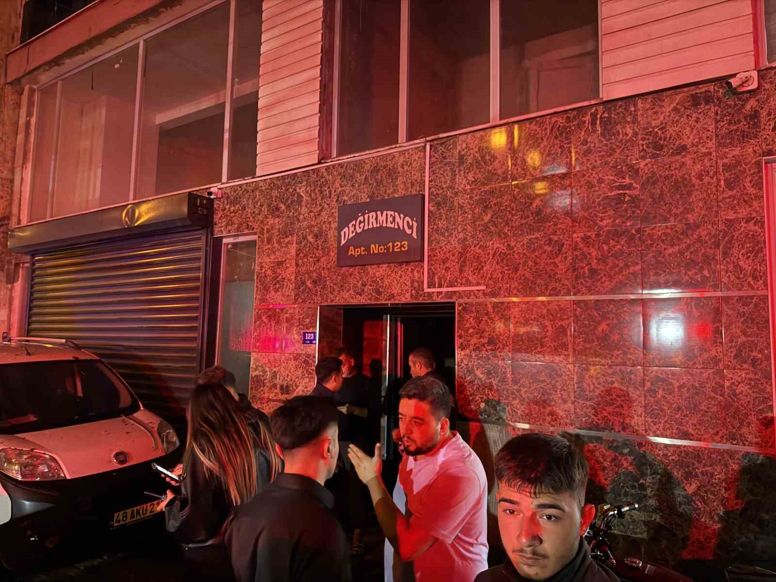 Yangına uykularında yakalandılar: 5 kişi dumandan etkilendi