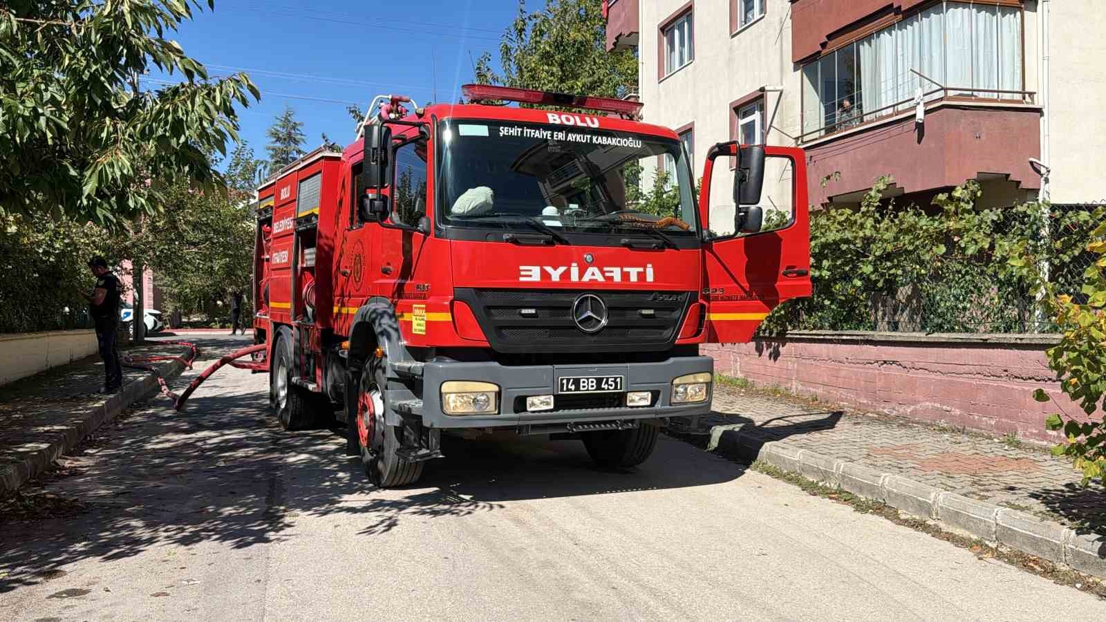 Bolu’da balkon yangını paniğe neden oldu
