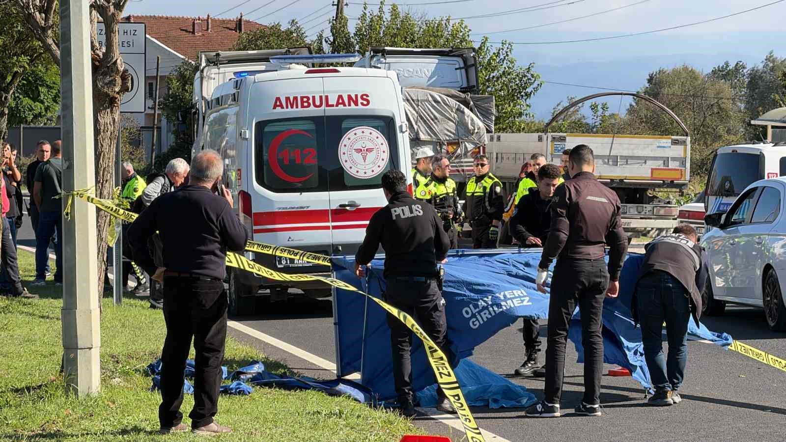 Düzce’de motosiklet yayaya çarptı: 1 ölü, 1 ağır yaralı