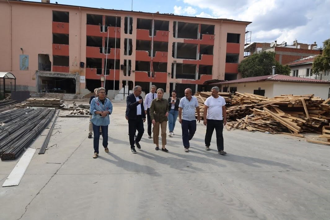 Nazilli’de iki okulda deprem güçlendirmesi sürüyor