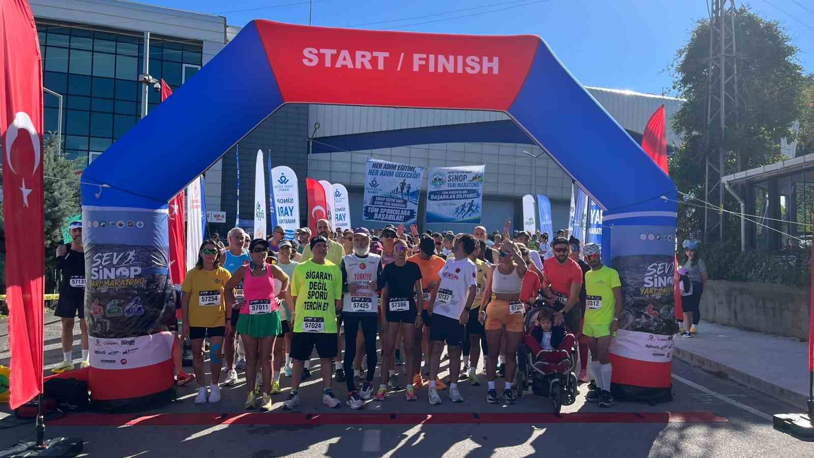 Sinop’ta ilk defa yarı maraton koşuldu