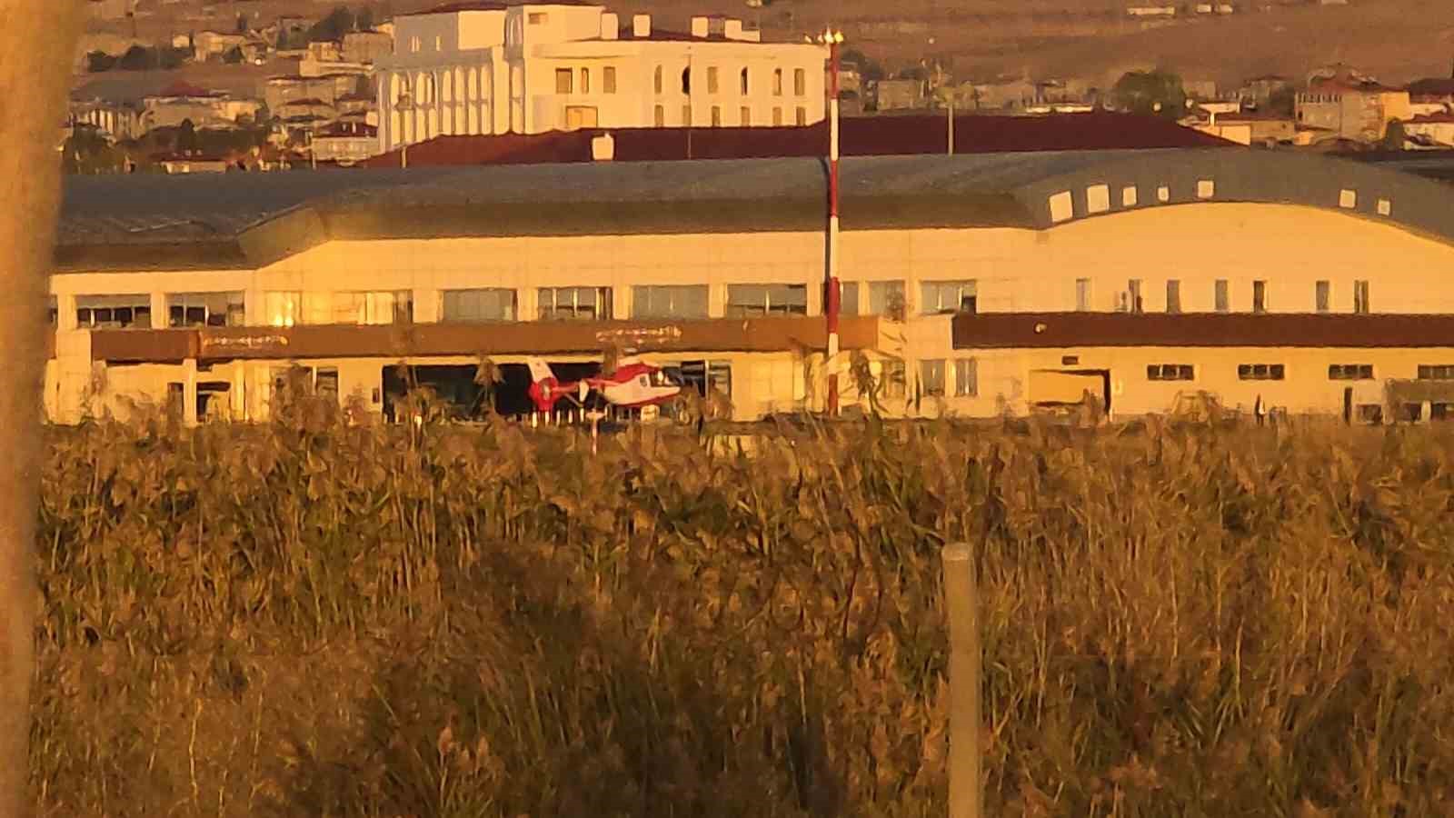 Göğüs ağrısı şikayeti olan hasta ambulans helikopterle Van’a sevk edildi