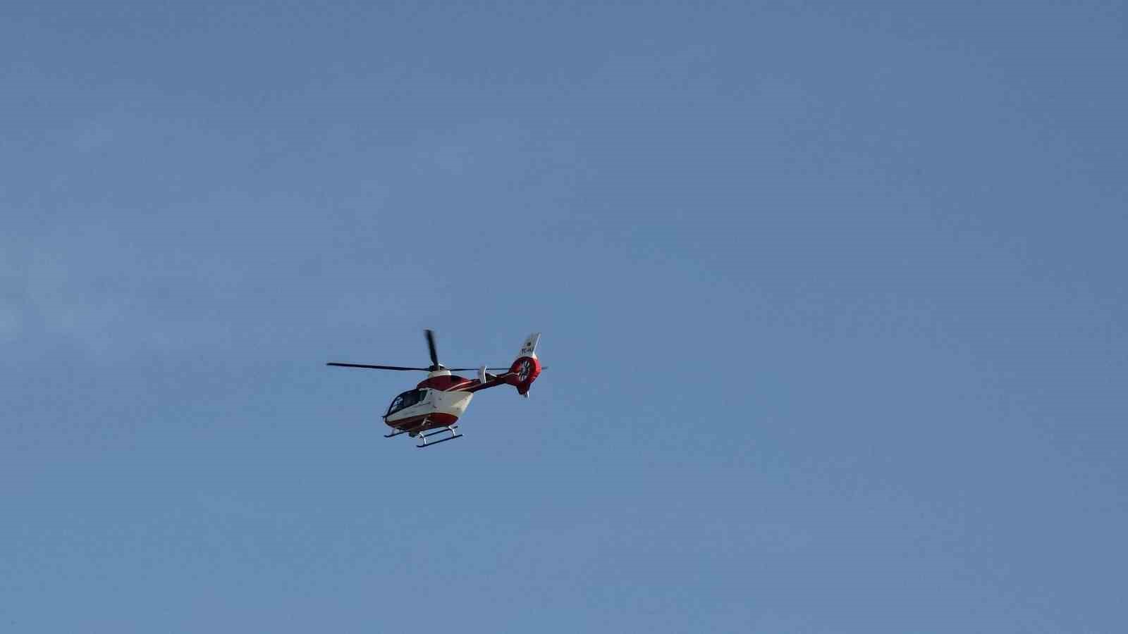 Göğüs ağrısı şikayeti olan hasta ambulans helikopterle Van’a sevk edildi