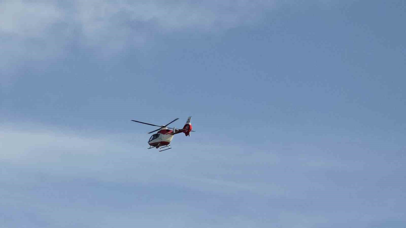 Göğüs ağrısı şikayeti olan hasta ambulans helikopterle Van’a sevk edildi