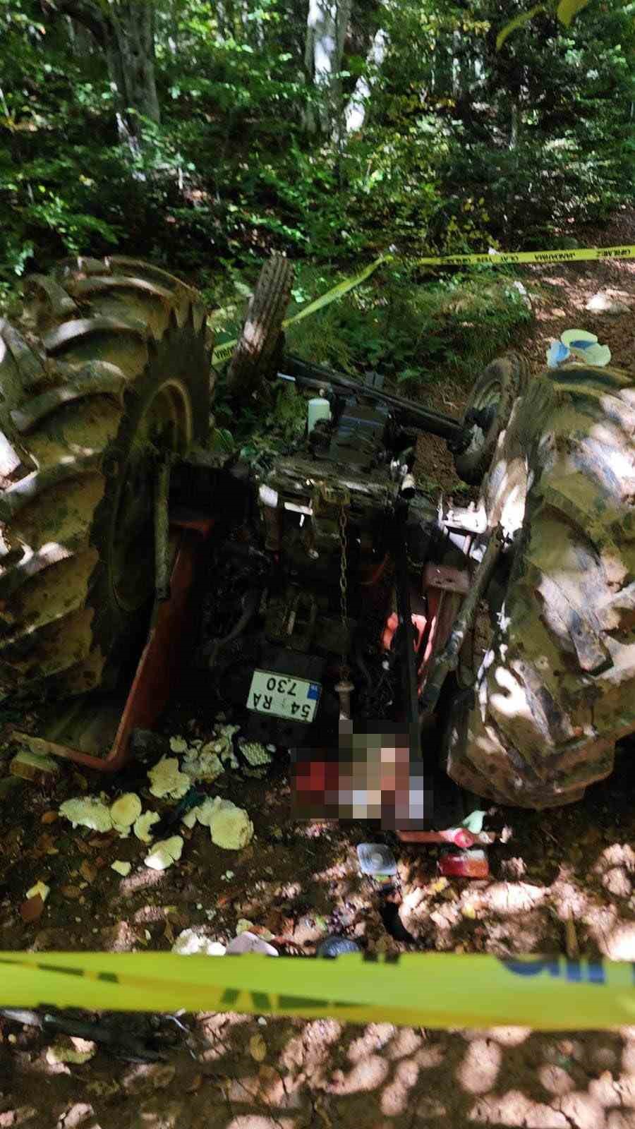 Mantar toplamaya giden ailenin traktörü devrildi: Dede öldü, torunu yaralandı