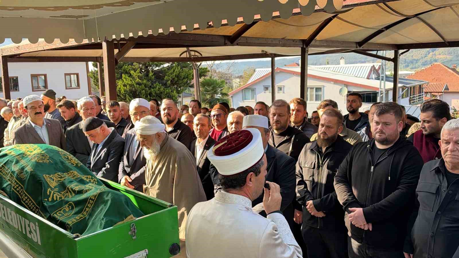 Düzce’nin sevilen iş adamı son yolculuğuna uğurlandı