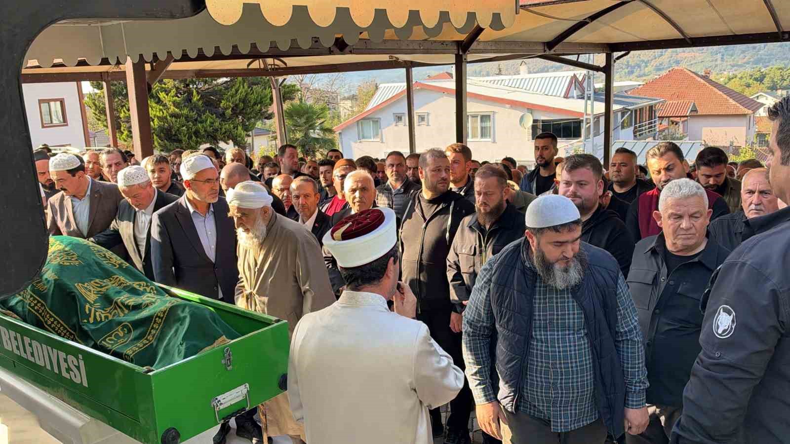 Düzce’nin sevilen iş adamı son yolculuğuna uğurlandı