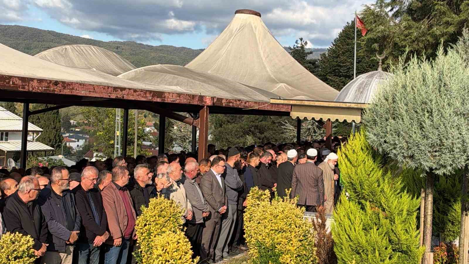 Düzce’nin sevilen iş adamı son yolculuğuna uğurlandı