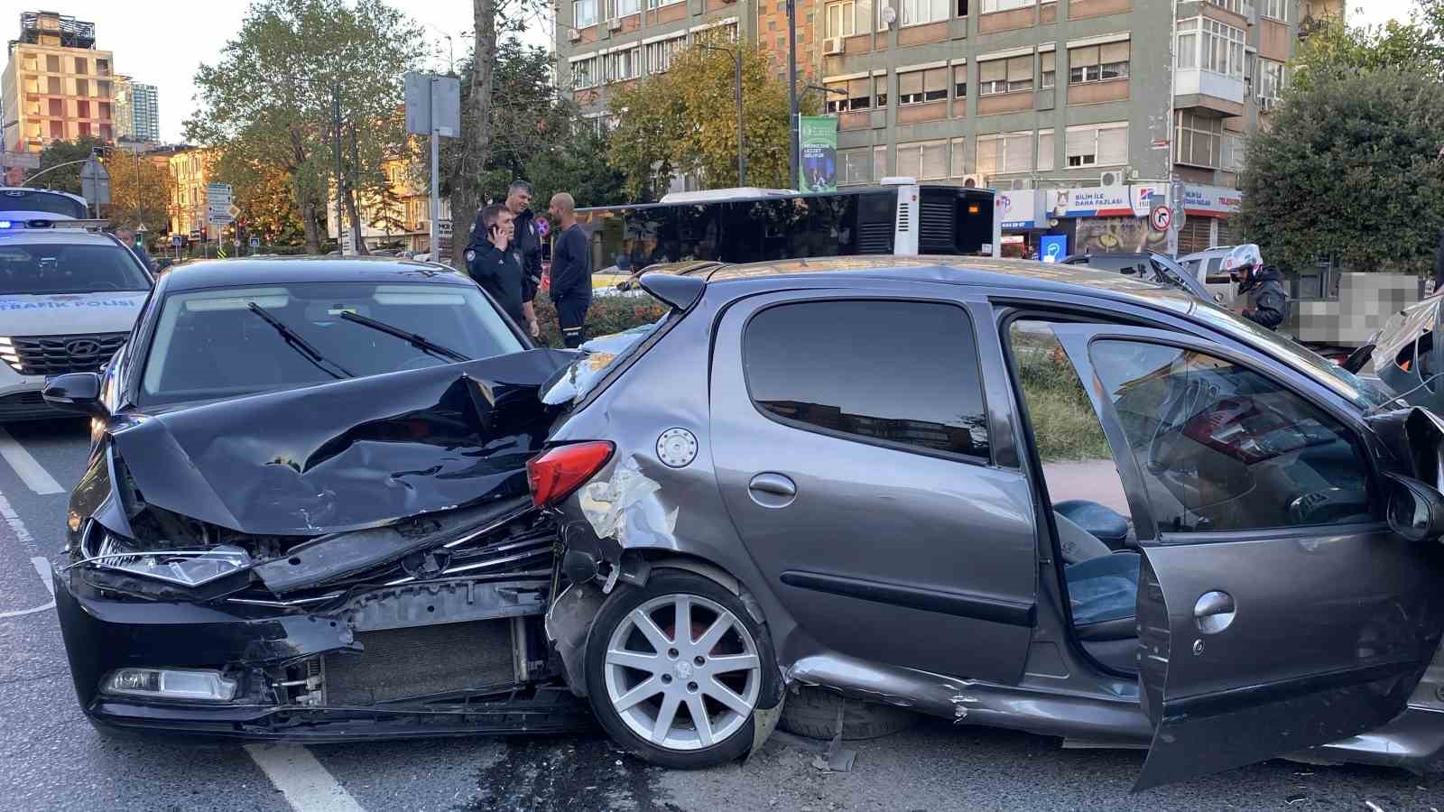 Beşiktaş’ta zincirleme kaza: 2 yaralı