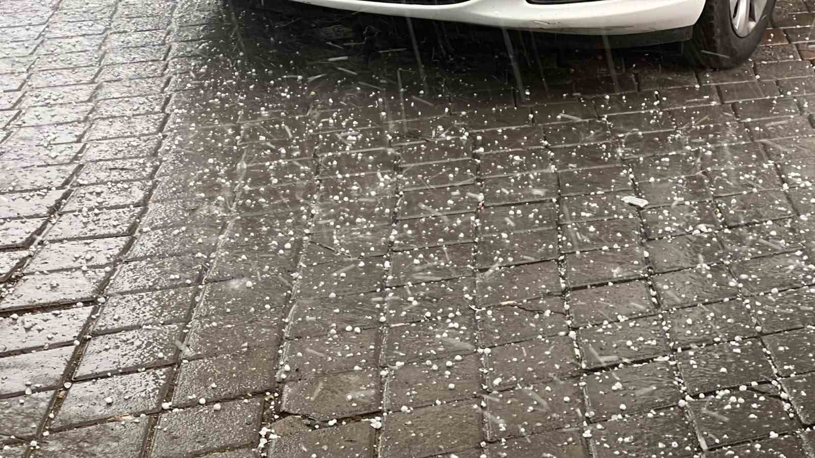 Kahramanmaraş’ta yağmur ve dolu etkili oldu