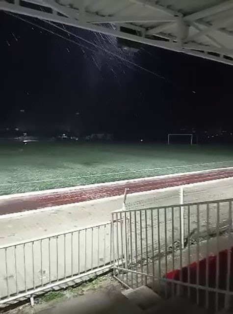Hatay’da ceviz büyüklüğündeki dolu çevreyi beyaza bürüdü