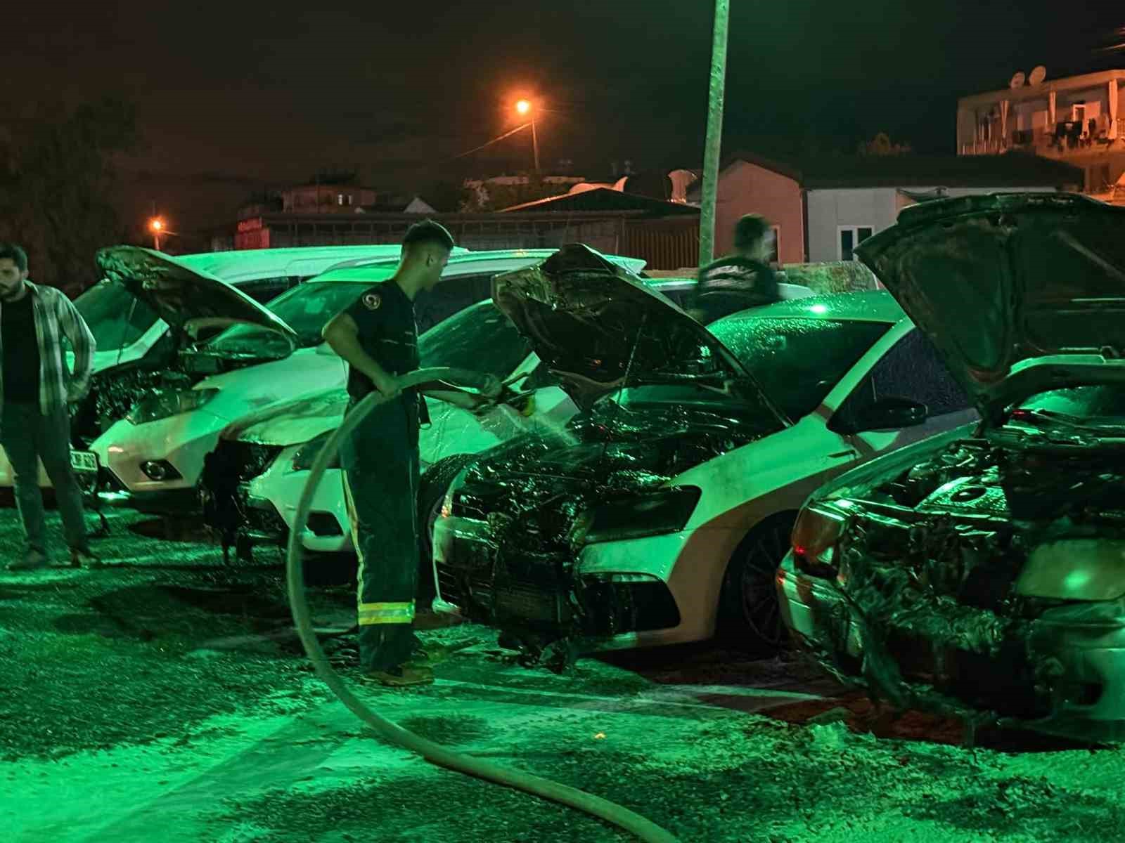 Antalya’da oto galeride 6 aracı ateşe veren şüpheli tutuklandı