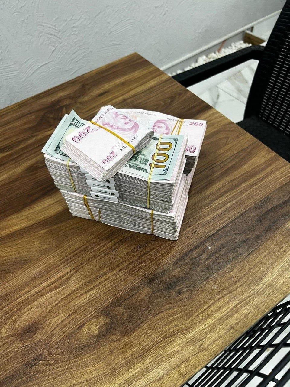 Yargıda rüşvet soruşturması: Eski hakim tutuklandı, 2 yargı mensubu hakkında yakalama kararı çıktı