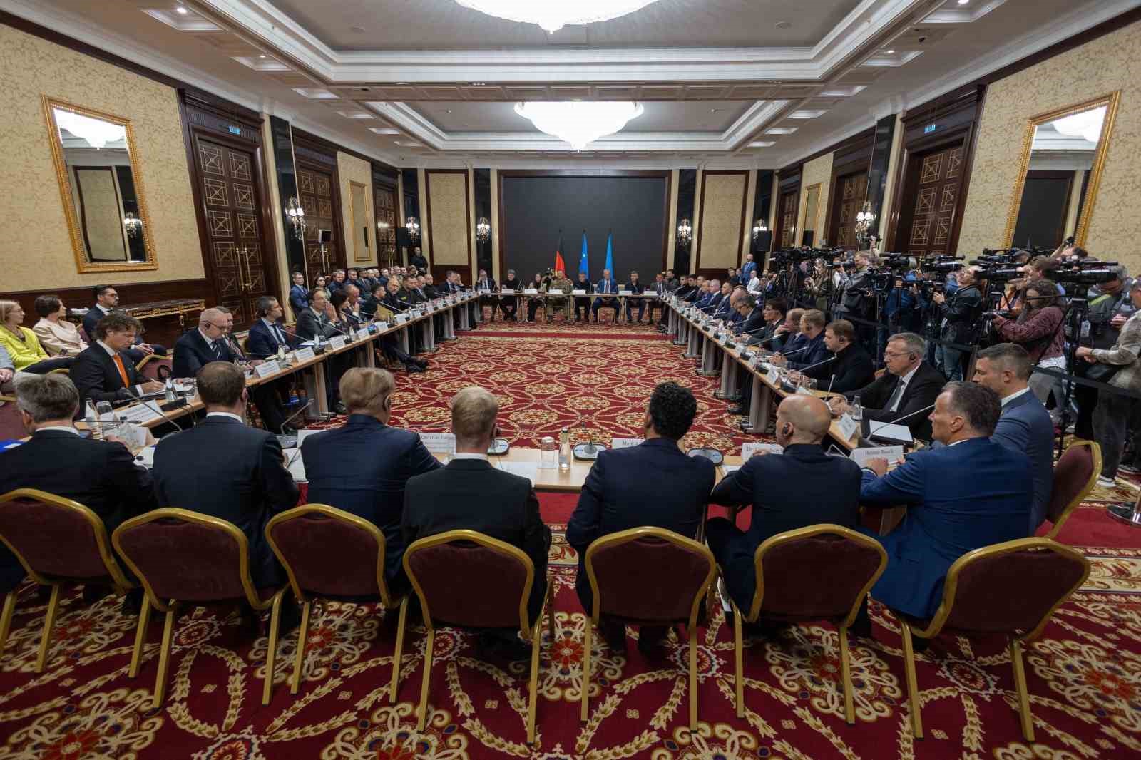 Merz: "Ukrayna’ya yardım sağlamak Almanya’nın ulusal çıkarları doğrultusunda"