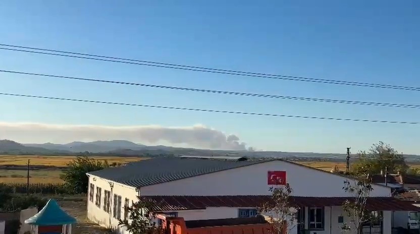Yunanistan’daki yangında oluşan yoğun duman Meriç’ten de görülüyor