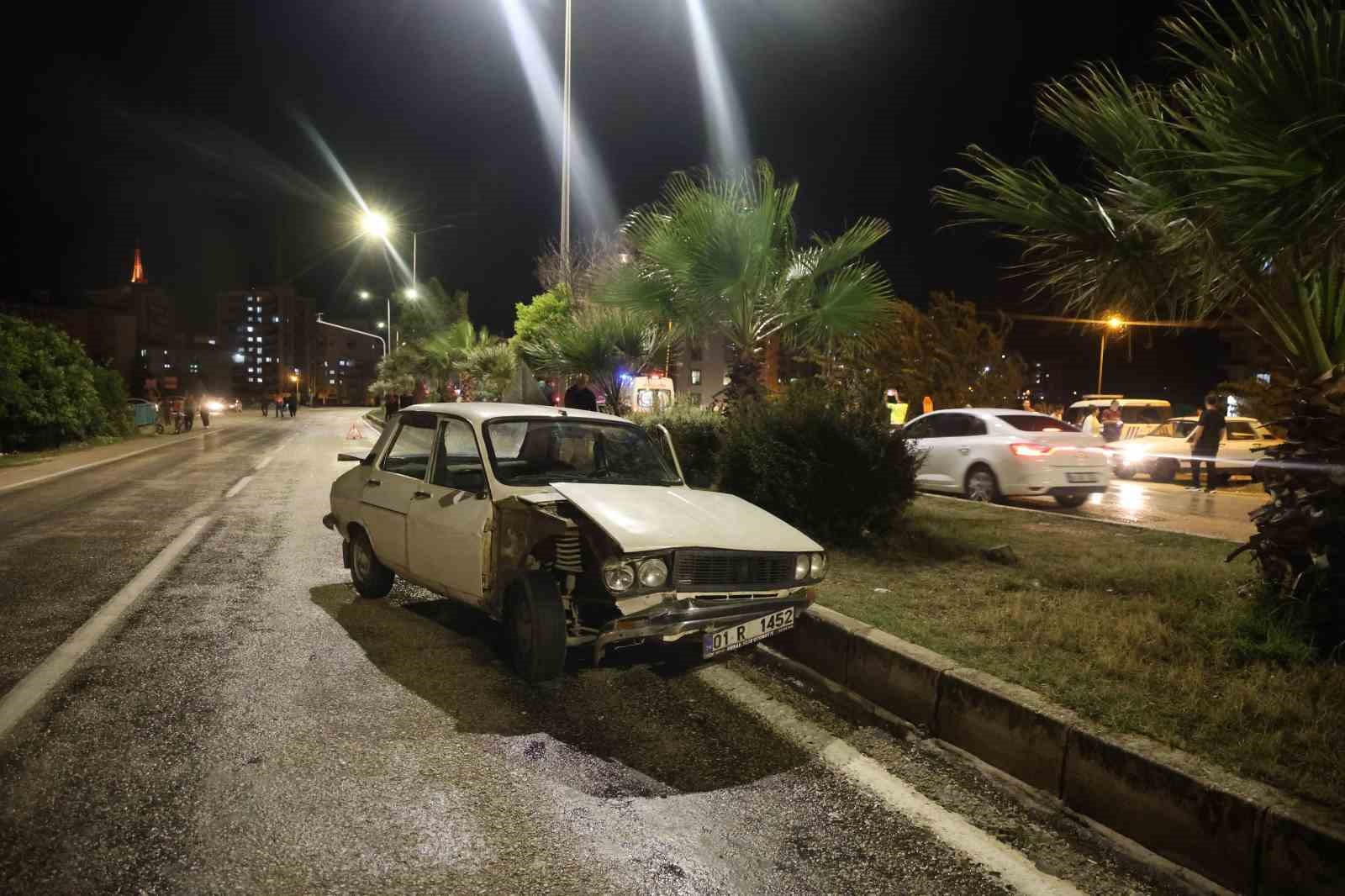 Adana’da şiddetli yağışta kayan otomobil sulama kanalına düştü: 2 yaralı