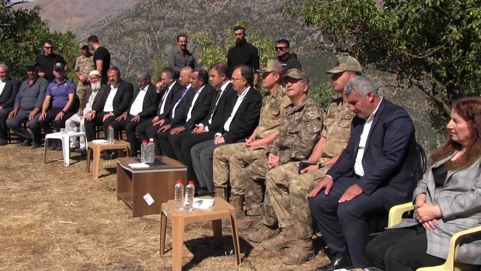 Siirt’te terör örgütü PKK’nın katlettiği 37 kiş törenle anıldı