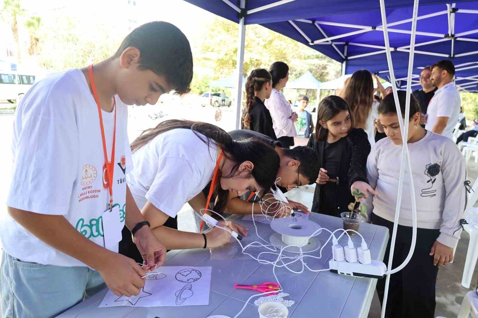 Hatay’da öğrenciler bilim şenliğinde buluştu