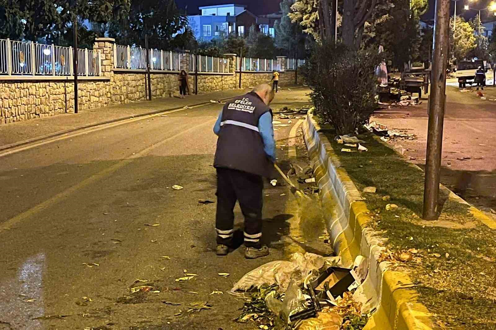 Efeler Belediyesi semt pazarlarında temizlik çalışması yaptı