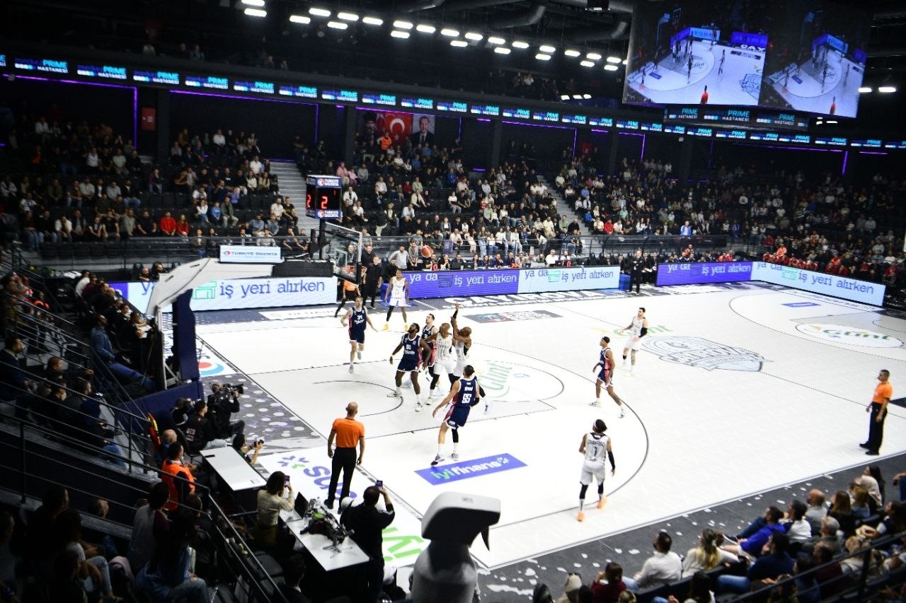 Çayırova Belediyesi Spor Kompleksi’ne tam not