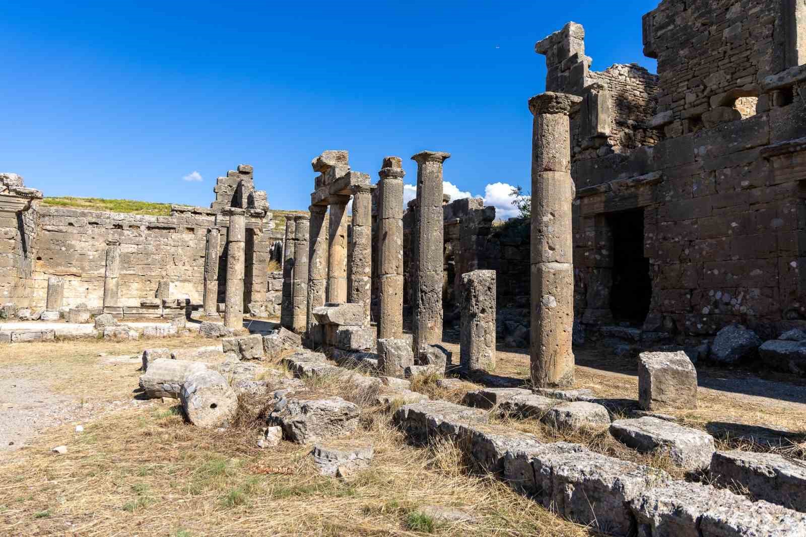 Manavgat Belediyesi’nden Lyrbe Antik Kenti’ndeki kazı çalışmalarına destek