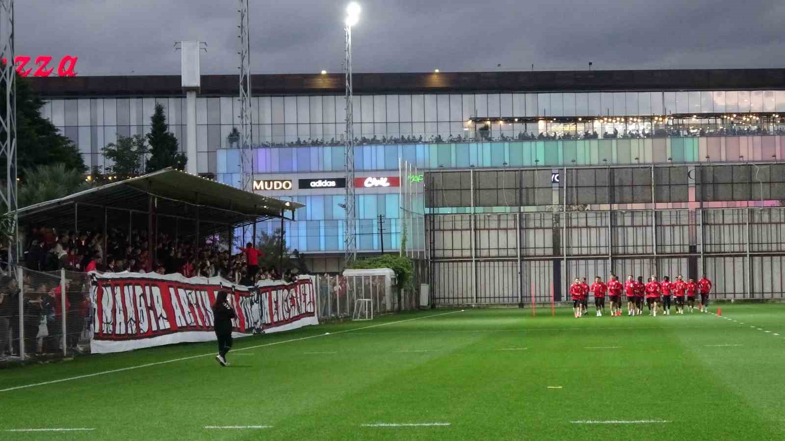 Thorsten Fink: "Cumartesi günü bir şehir, bir şehre karşı olacak"