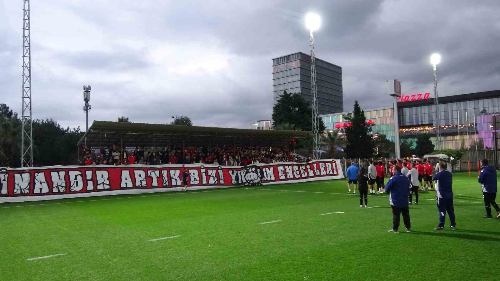 Thorsten Fink: "Cumartesi günü bir şehir, bir şehre karşı olacak"