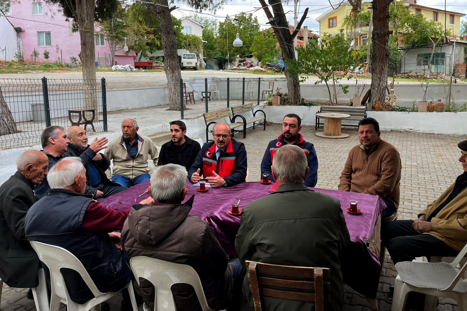Uşak’ta üreticilerle saha buluşmaları sürüyor