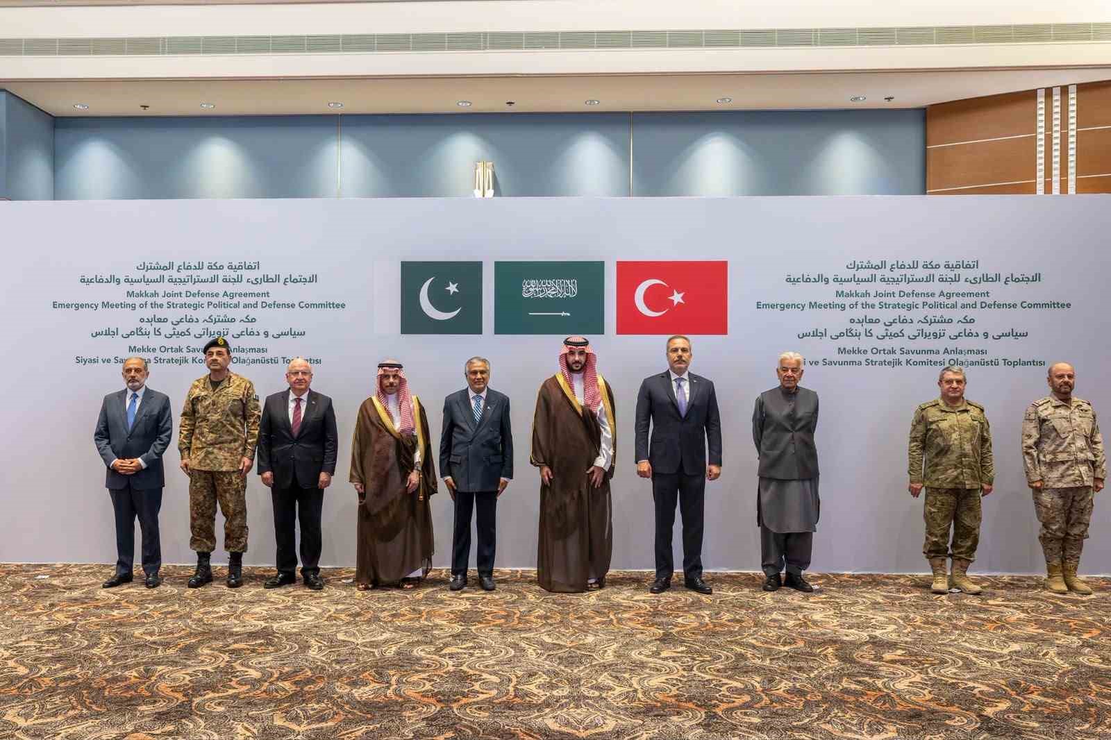 Suudi Arabistan’da Mekke İttifakı’nın Stratejik Siyasi ve Savunma Komitesi toplantısı yapıldı