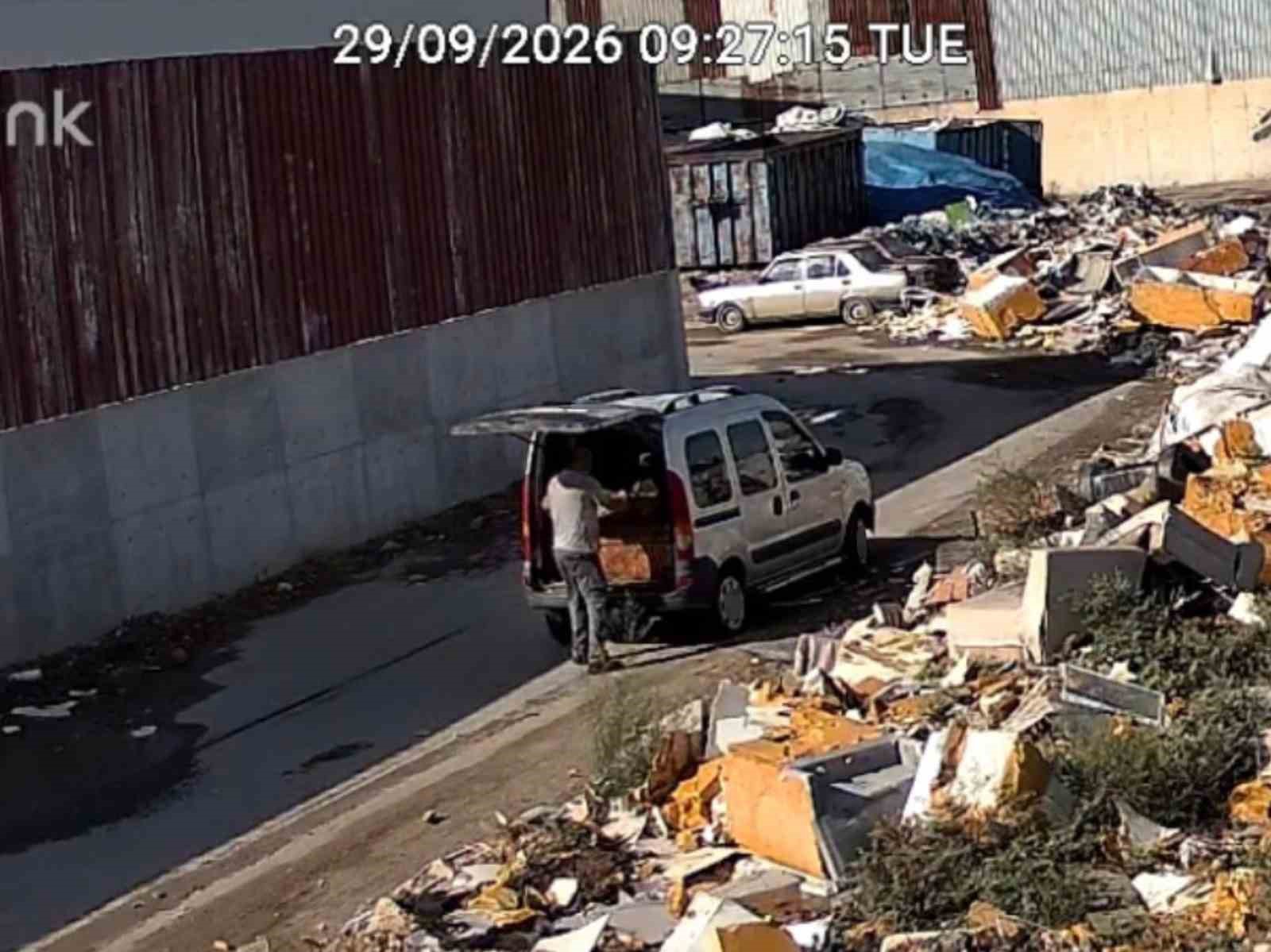 Tarsus’ta kaçak döküme fotokapanlı takip: 920 bin lira ceza kesildi