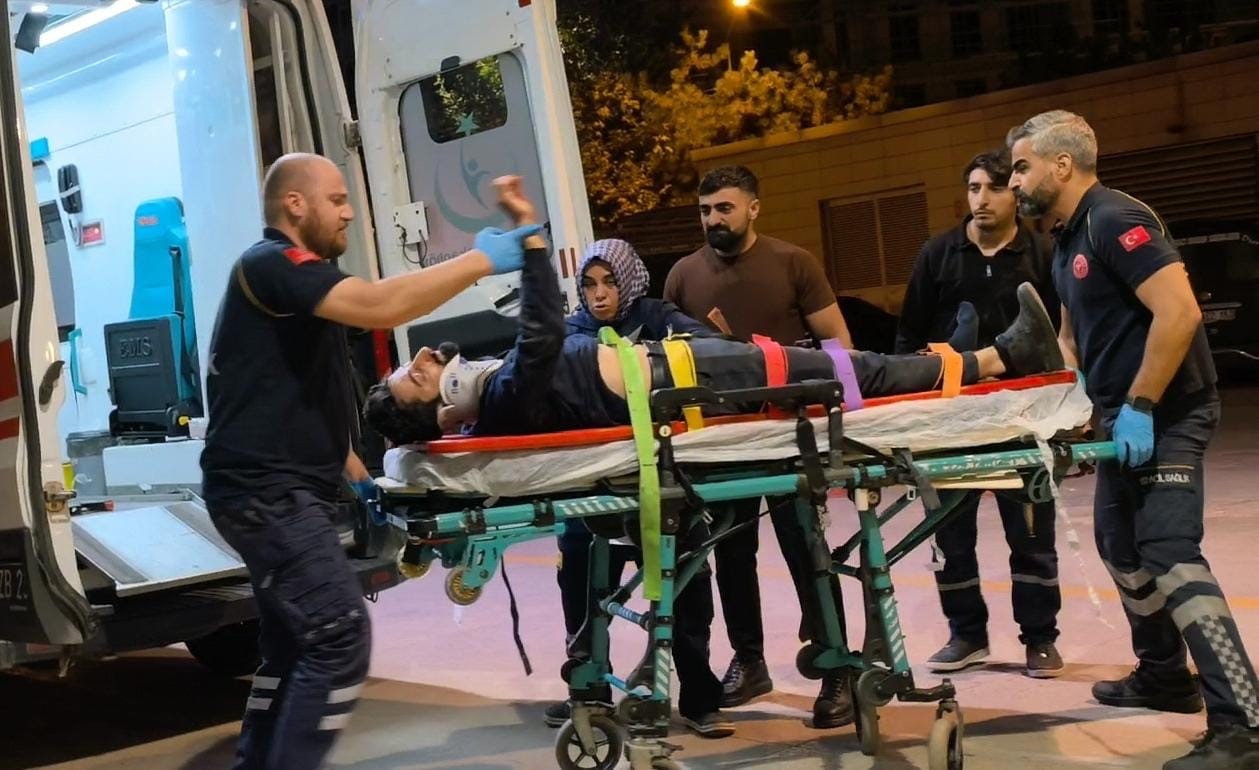 Asansör boşluğuna düşen 29 yaşındaki işçi ağır yaralandı