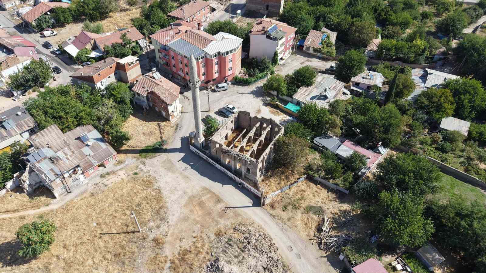 Elazığ’da 300 yıllık tarihi cami 6 yıldır restore edilmeyi bekliyor
