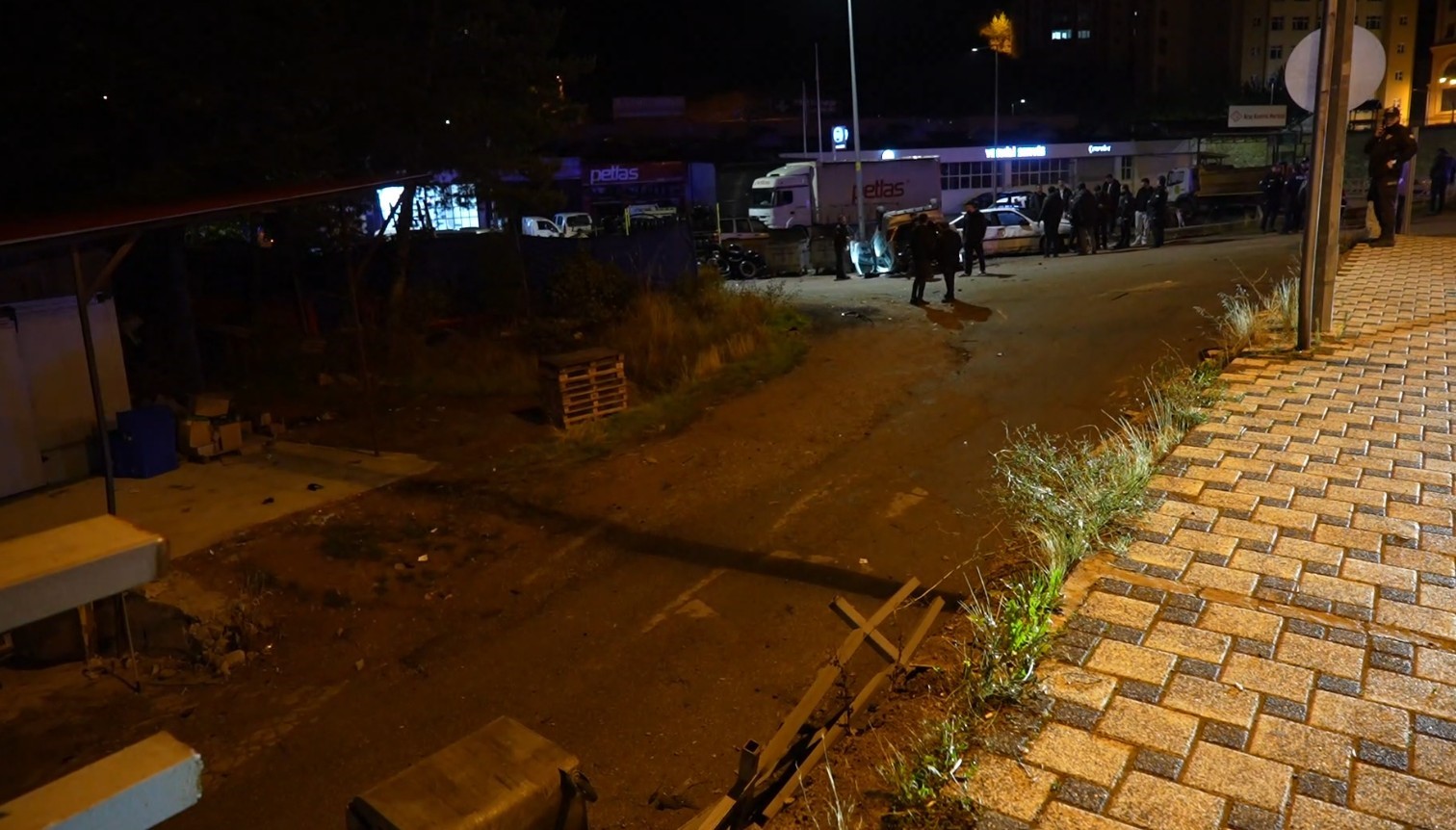 Gümüşhane’de karşı şeride geçen otomobil kaldırımda yürüyen kız öğrenciye çarptı