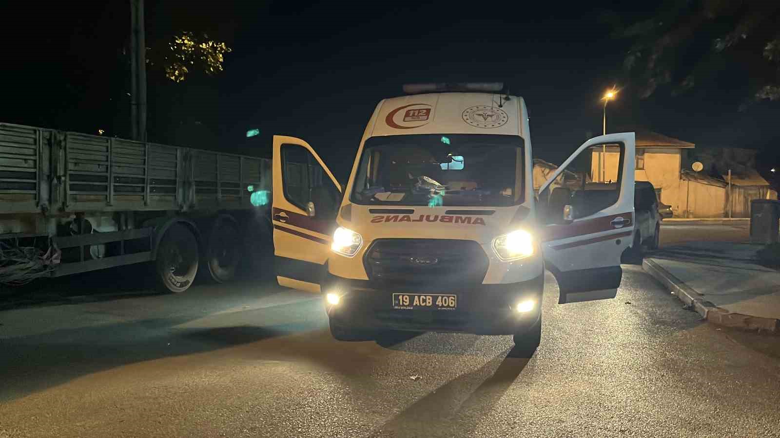 ‘Dur’ ihtarına uymayan motosiklet polis memuruna çarptı