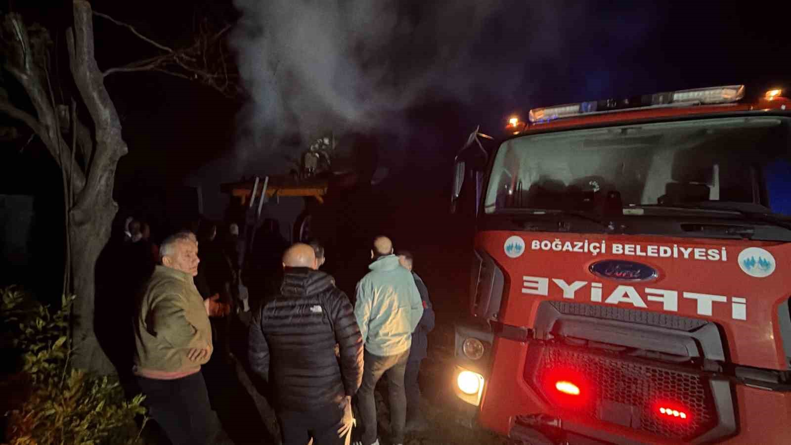 Düzce’de 2 katlı ahşap evde yangın