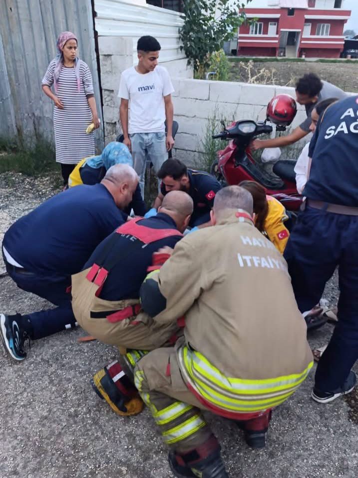 Antakya’da motosiklet kazasında 3 kişi yaralandı