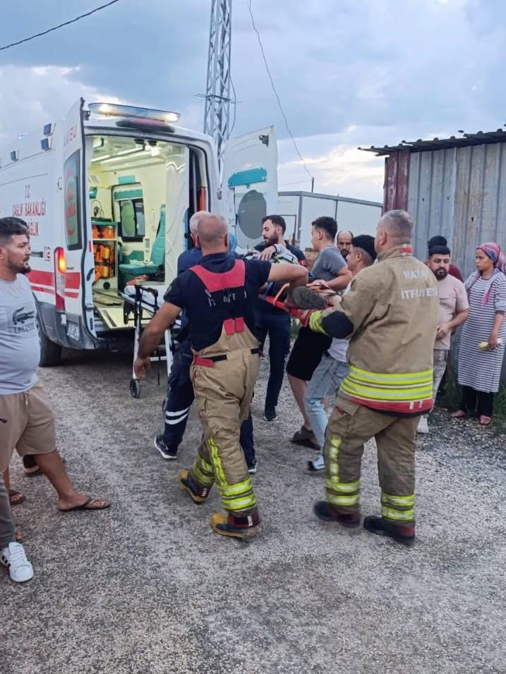Antakya’da motosiklet kazasında 3 kişi yaralandı