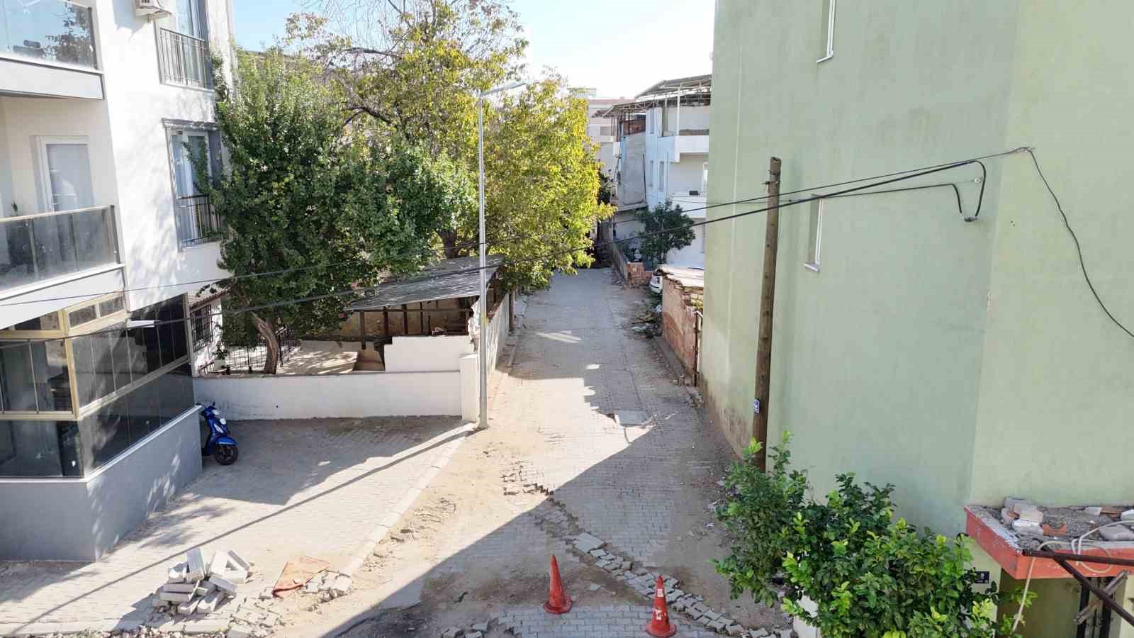 Nazilli Yeşil Mahalle’de yol yenileme çalışmaları başladı