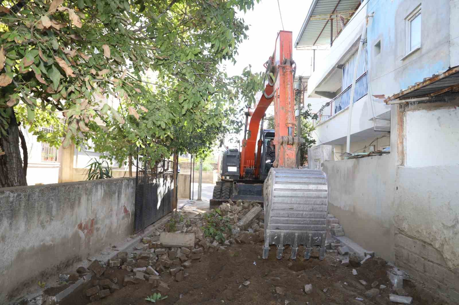 Nazilli Yeşil Mahalle’de yol yenileme çalışmaları başladı