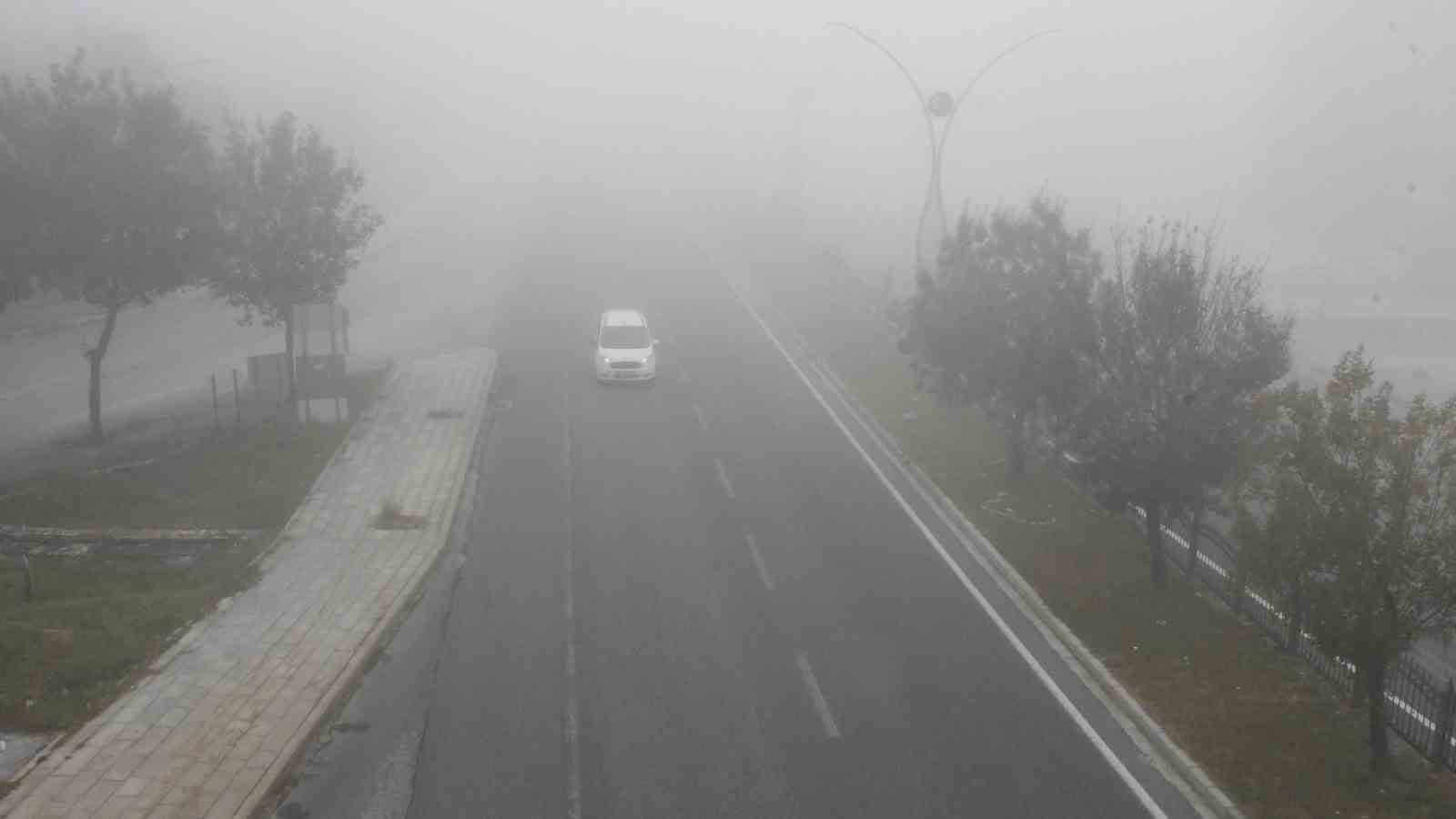 Yozgat’ta yoğun sis etkili oldu: Görüş mesafesi 30 metreye düştü