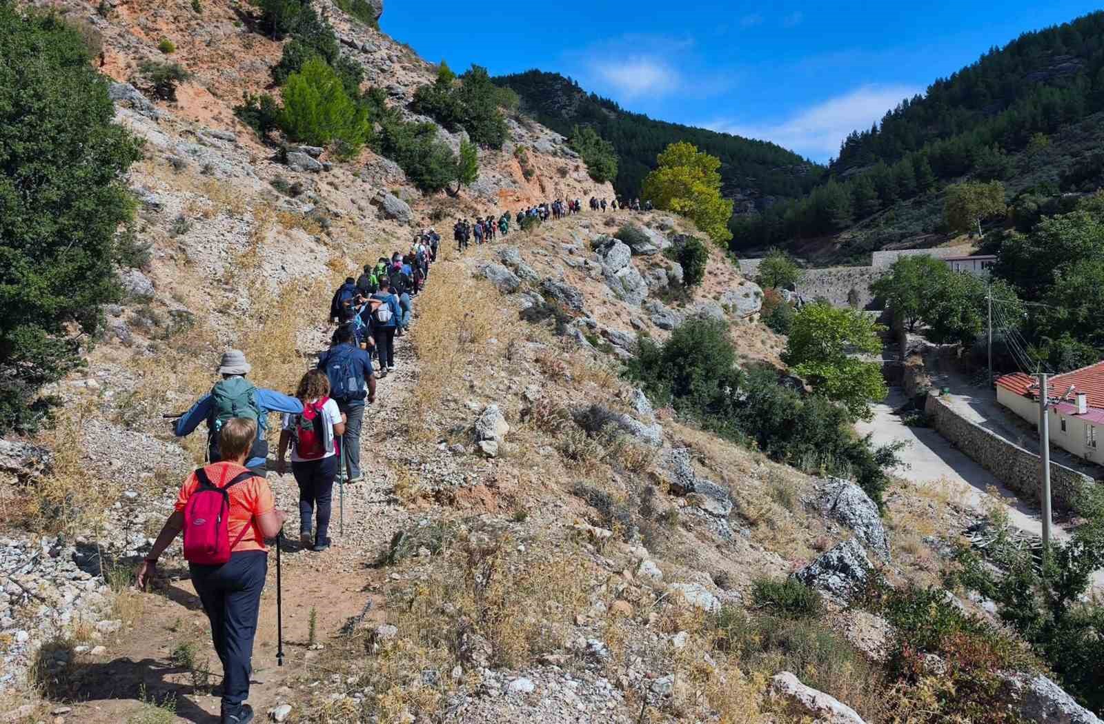 Muğlalı dağcılar Muğla’nın tarihi ve doğal güzelliklerini tanıtıyor