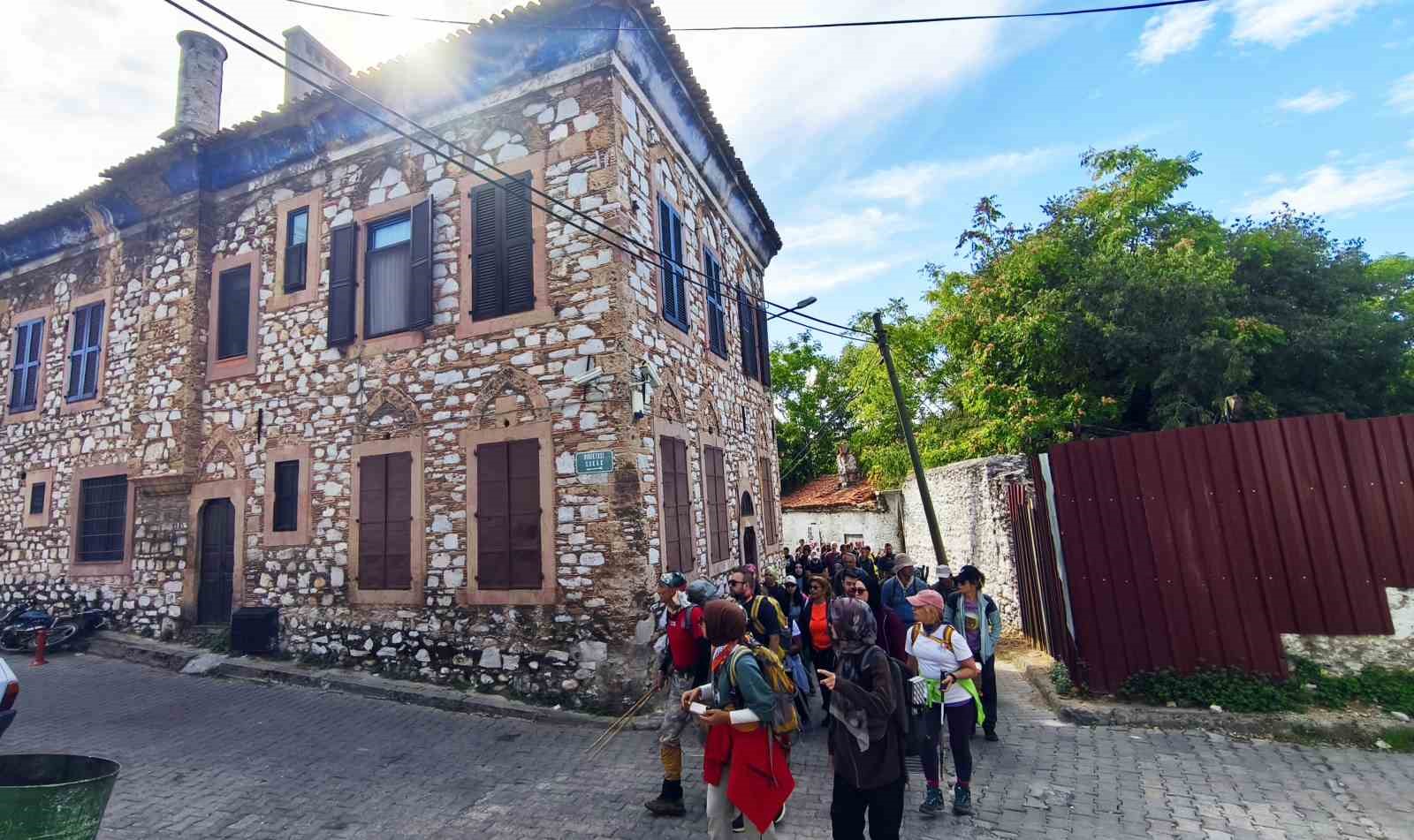 Muğlalı dağcılar Muğla’nın tarihi ve doğal güzelliklerini tanıtıyor