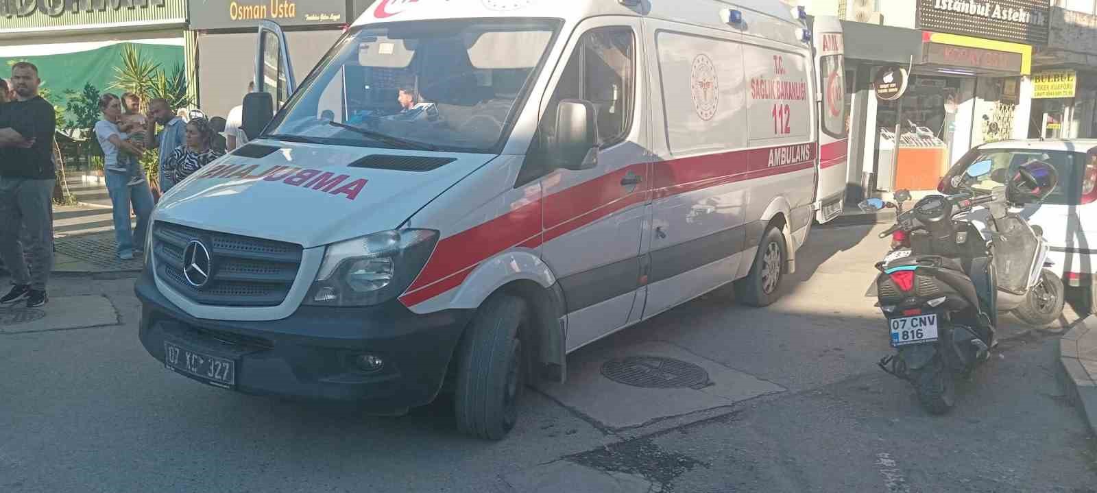 Antalya’da otomobil ile motosiklet çarpıştı: 2 yaralı
