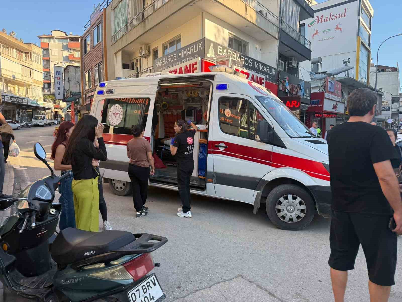 Antalya’da otomobil ile motosiklet çarpıştı: 2 yaralı
