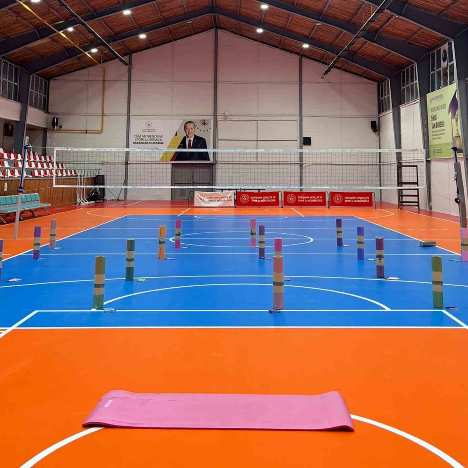 Sivrihisar’da kadınlara yönelik pilates kursu 57 kişinin katılımıyla başladı
