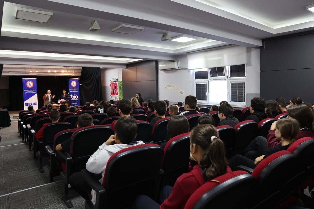 BEUN Bilim Kafede öğrenciler şiddete "Hayır" dedi