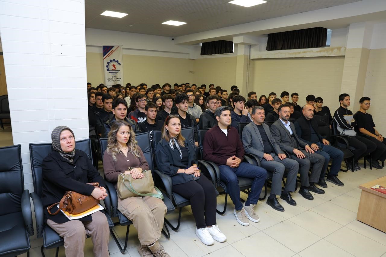 Petek Genç, 447 okulda öğrencilere ulaşacak