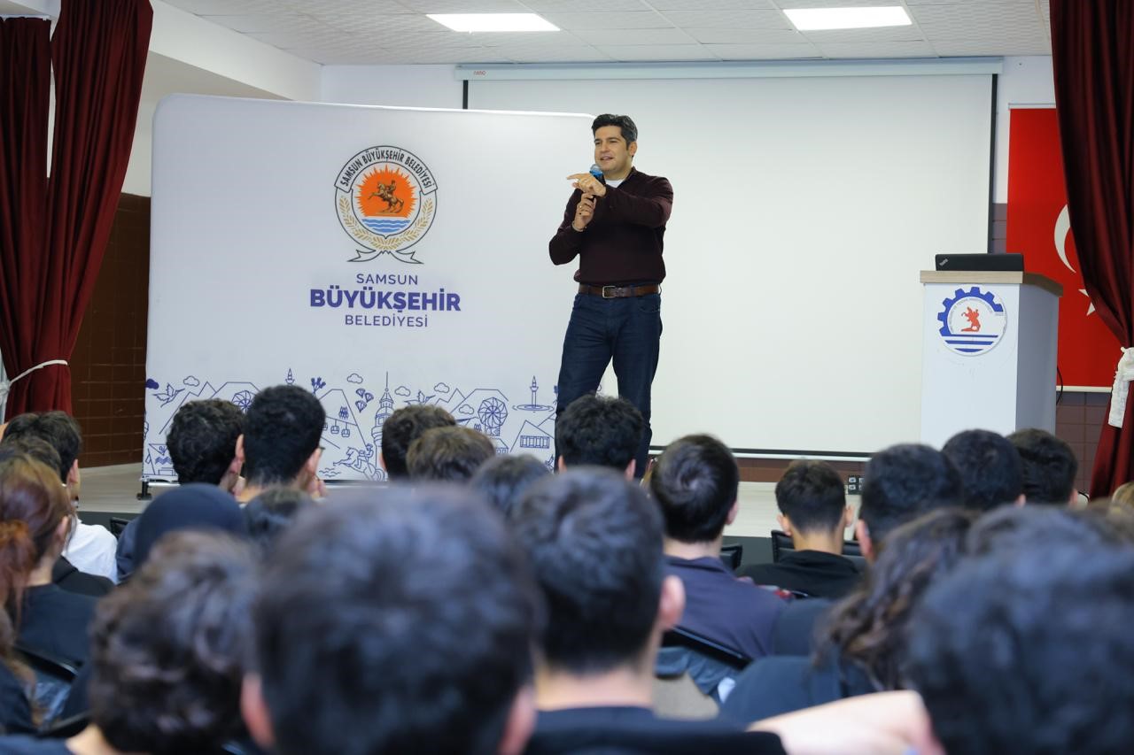Petek Genç, 447 okulda öğrencilere ulaşacak